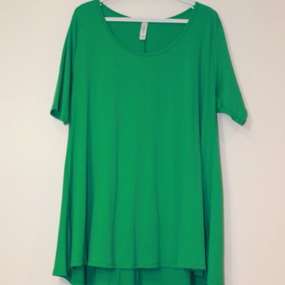 LuLaRoe Tops - LuLaRoe Perfect T XL